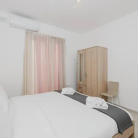 Seaside 2bed Ghadira! By Homely شقة