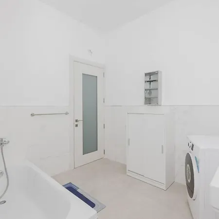 Seaside 2bed Ghadira! By Homely شقة *