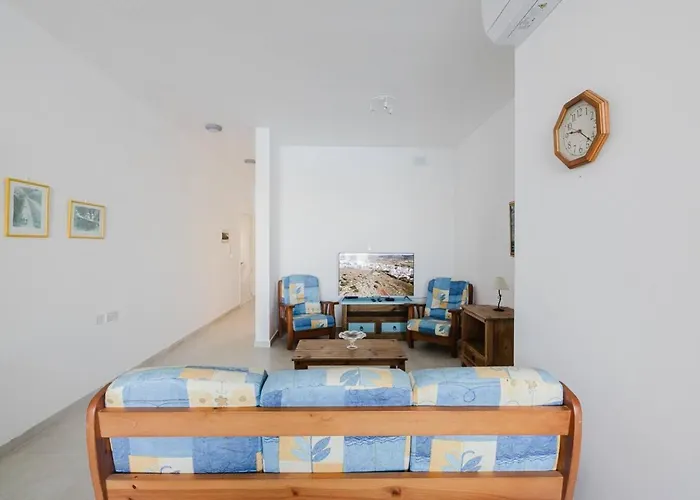 아파트 Seaside 2bed Ghadira! By Homely *