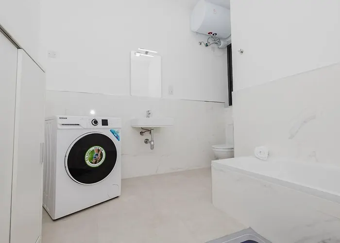 아파트 Seaside 2bed Ghadira! By Homely